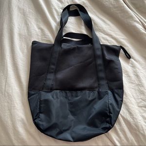 Lululemon Hot Mesh Tote